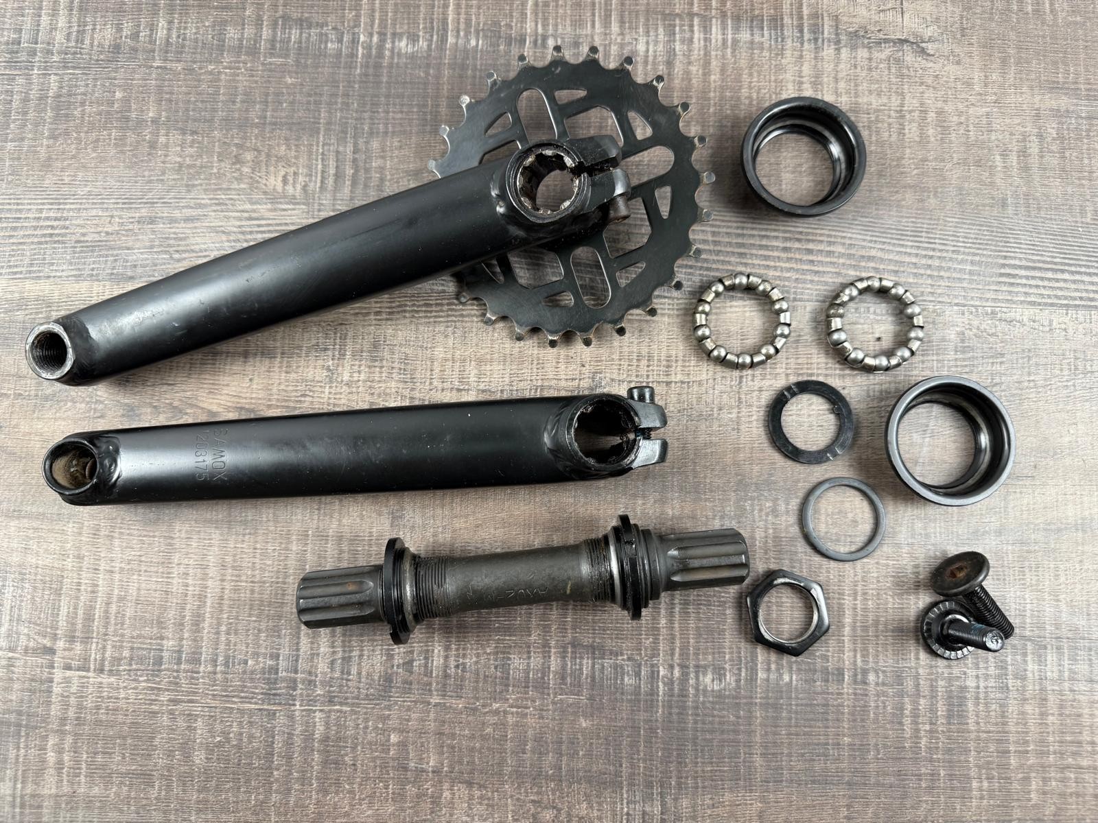 Vintage Samox Crankset 25t BMX Mid School 175mm with Bottom Bracket Set