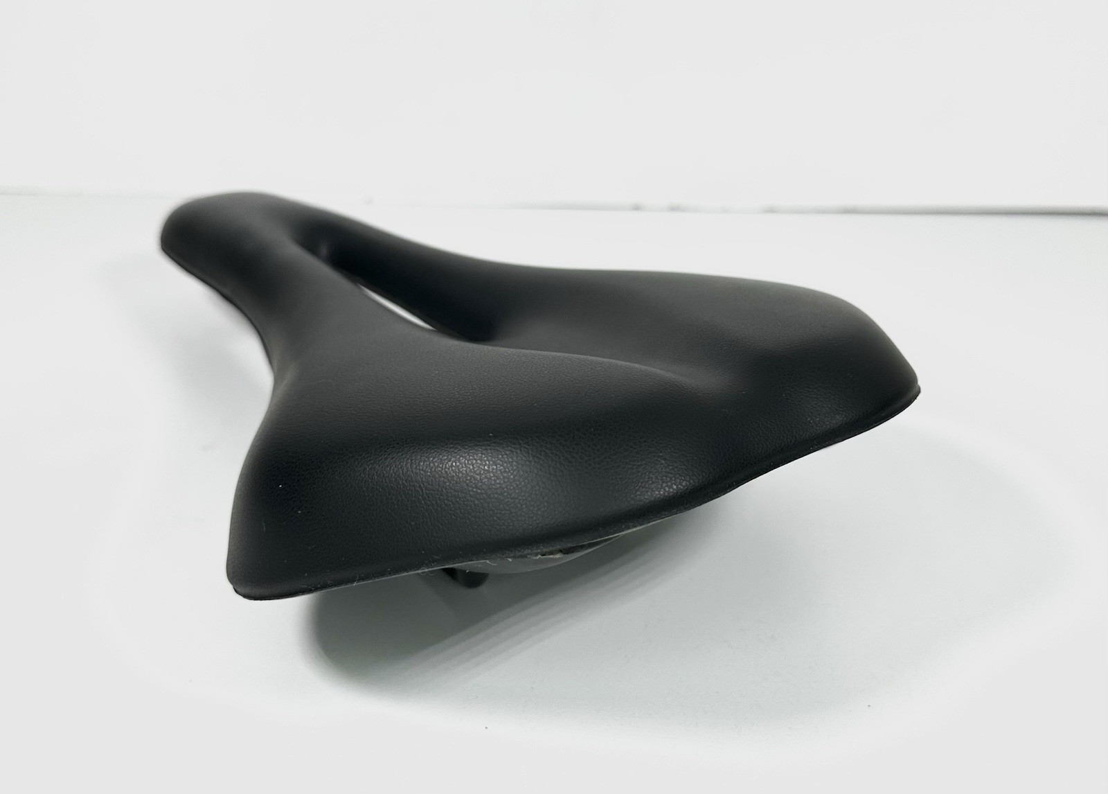 Coinlli Cut Away Racing Saddle 155mm
