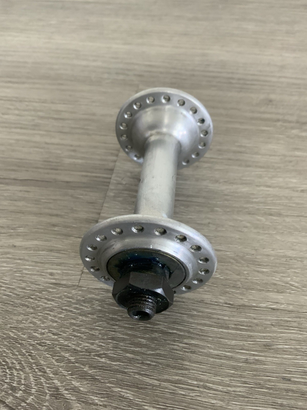 SHIMANO FRONT HUB 36 HOLE 100 MM SPACING