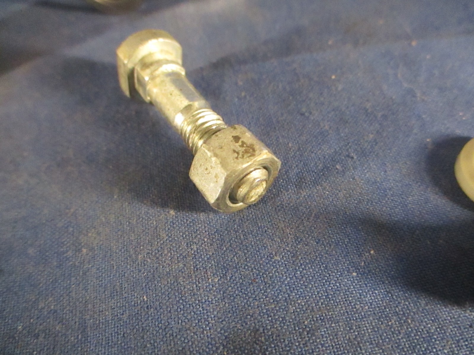 Keep that thing from spinning, Mafac hanger w/ binder bolt Flats, not keyed