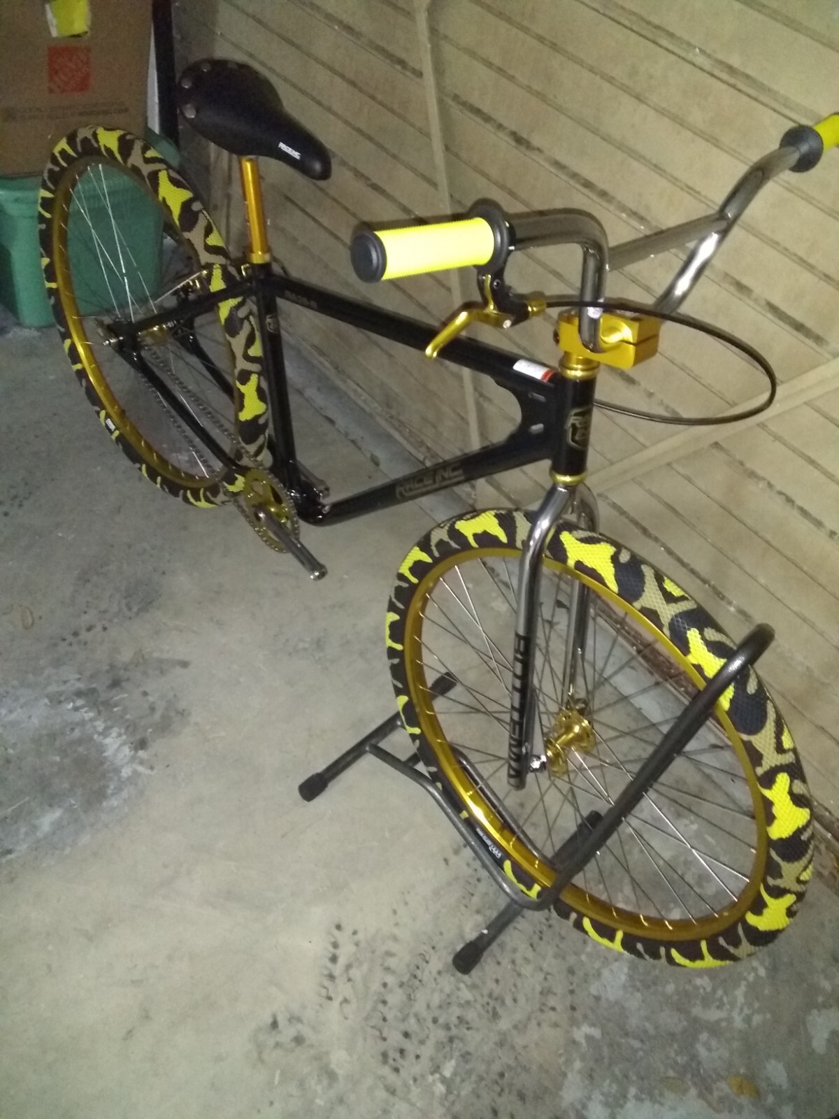 FRAME FORK HEADSET BRAKES ONLY bmx NEW never ridden 29″ fmf Dyno SE BIKES hutch