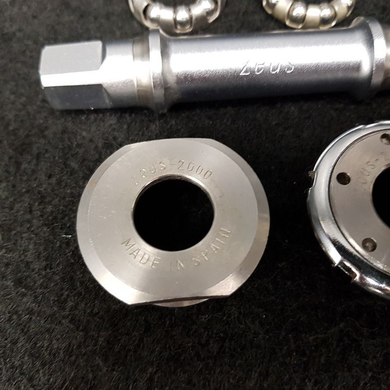 Bottom Bracket Axis N.O.S «ZEUS PISTA» 109 Mm 35X1 (Ref 526)