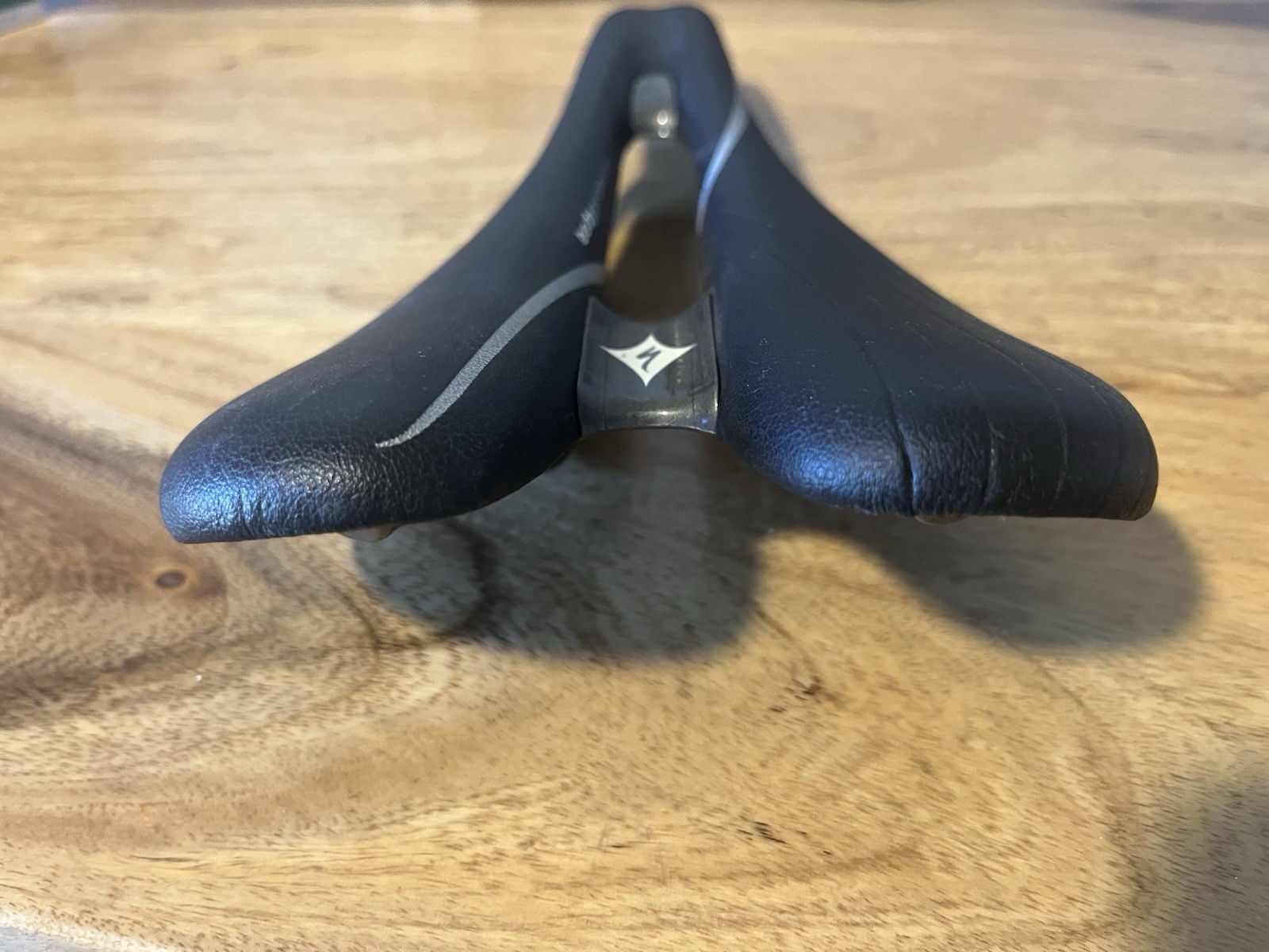 Specialized Oura Pro women’s saddle lightweight FACT carbon rails 143mm