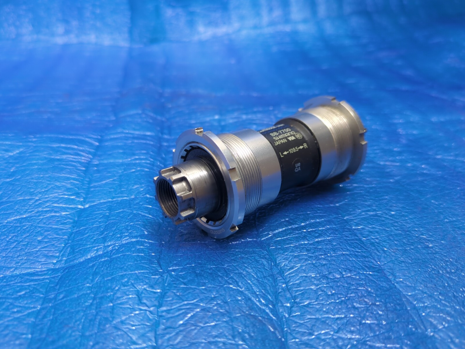 Shimano Dura Ace BB-7700 NJS Bottom Bracket 68mm BSA 109.5mm Free Shippping