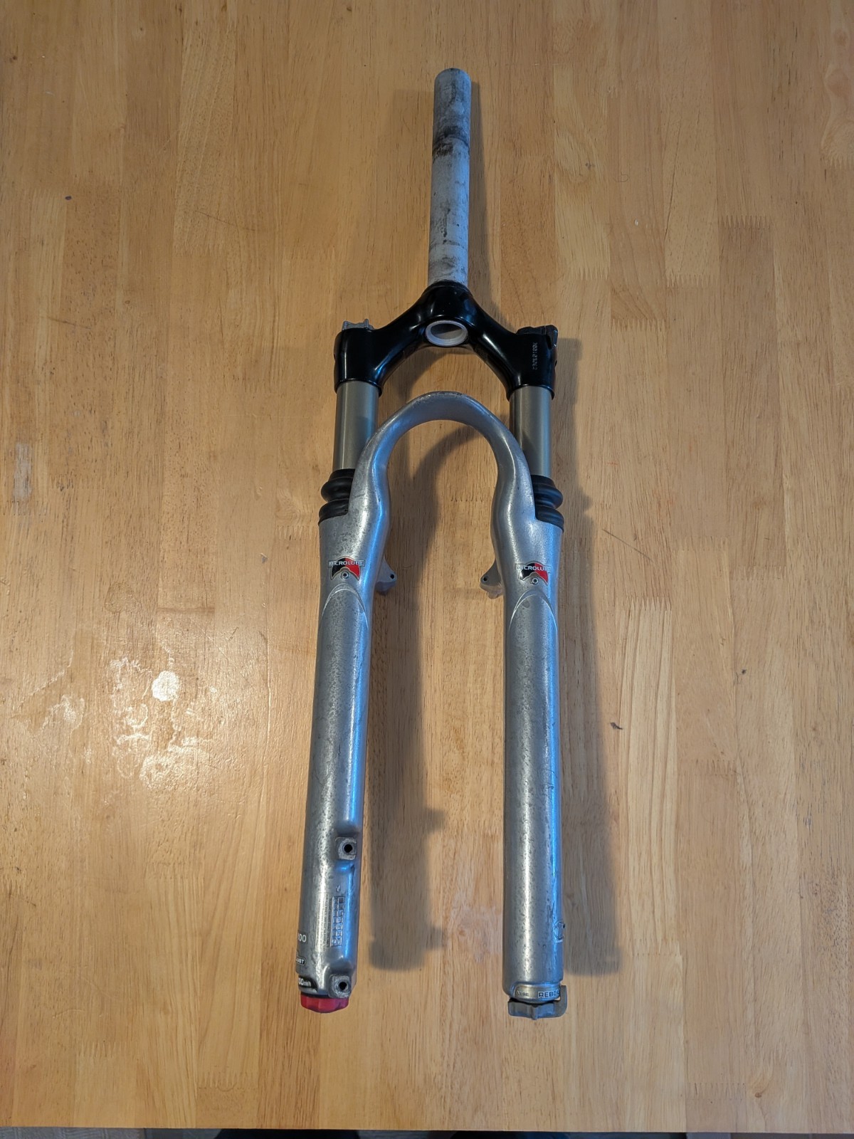 Vintage Manitou Black Elite Fork 1 1/8″ Threadless 26″ 80/100 Adjustable Travel