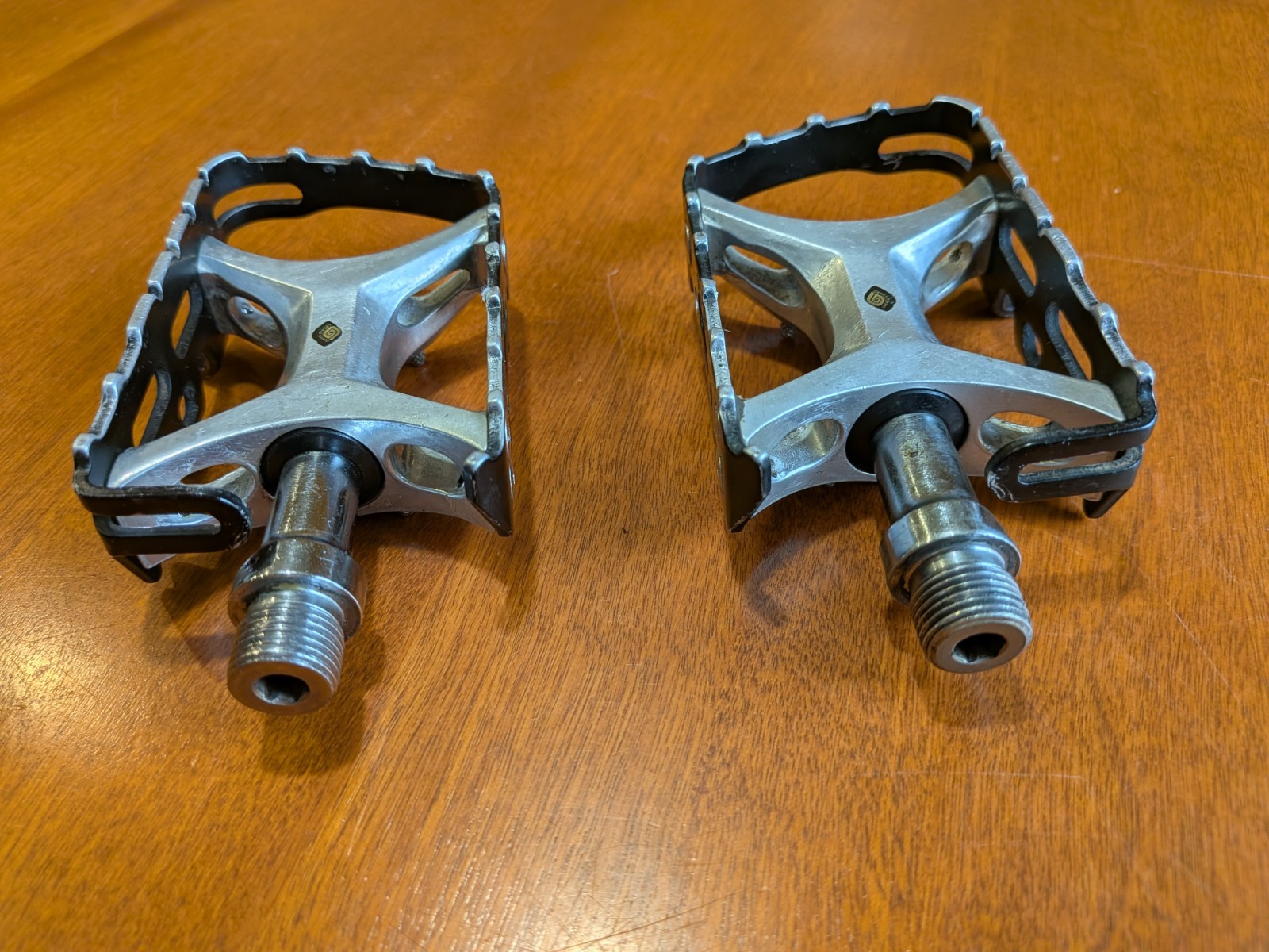Suntour XC Pro WTB Grease Guard Pedals Vintage 1991