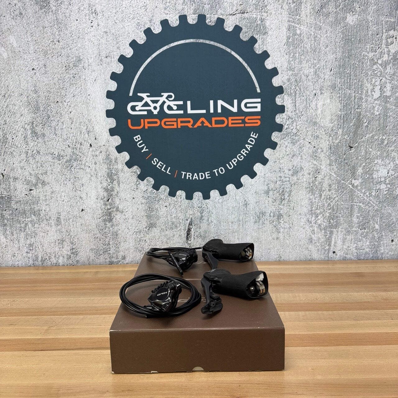 New! Shimano GRX ST-RX825/BL-RX820 1x 12-Speed Di2 Wireless Shifters MSRP $1190