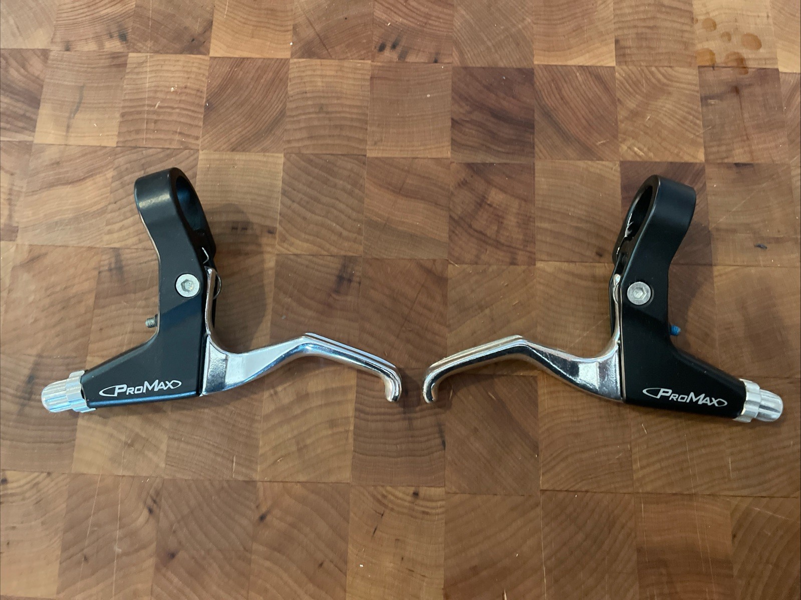 New-Old-Stock PRO-MAX 2-Finger Brake Levers • Black.
