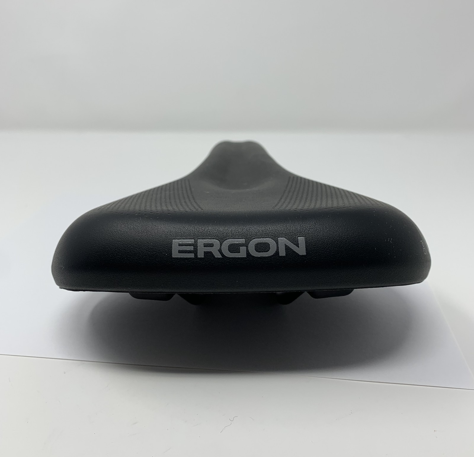 ERGON ST Gel Women’s Small / Medium Saddle – New