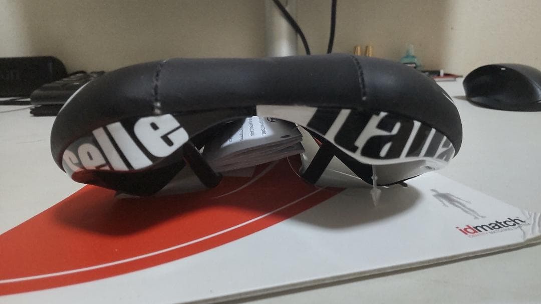 [New, Slightly Damaged] Selle Italia Turbomatic Gel Flow