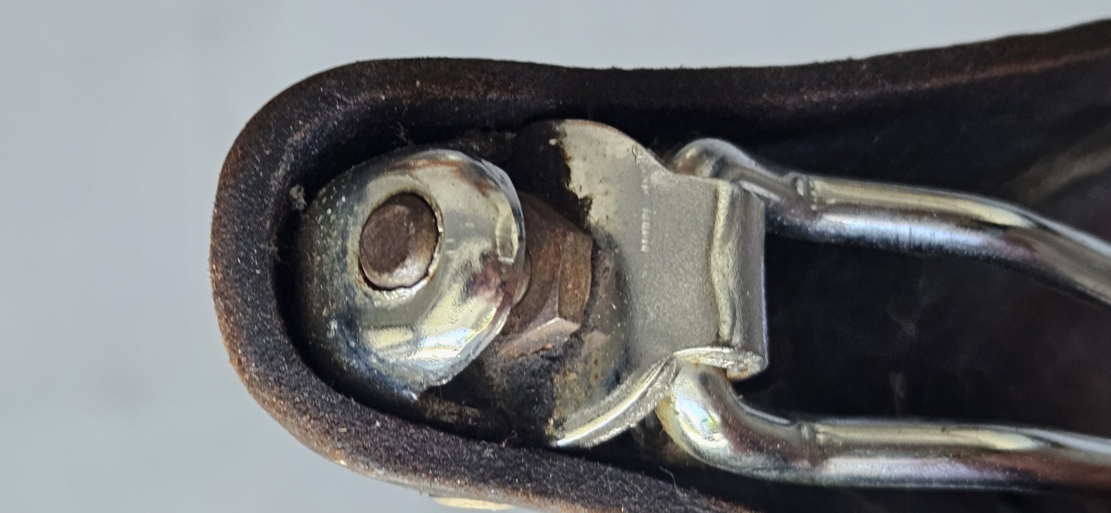 Vintage Brooks Professional Seat Saddle Leather Copper Rivet Button England Made
