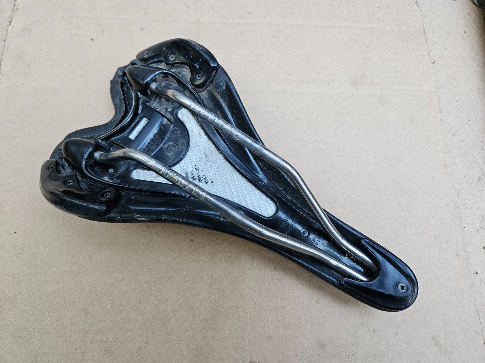 Fizik Aliante Gamma Road Bike Saddle Black Graphite Twinflex made in Italy