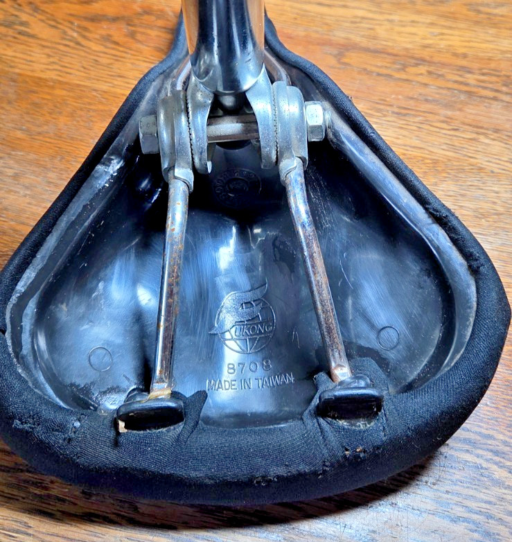 Vintage UKONG 8708 Black Synthetic Bicycle Saddle/Seat w/ 7″ Seat Post