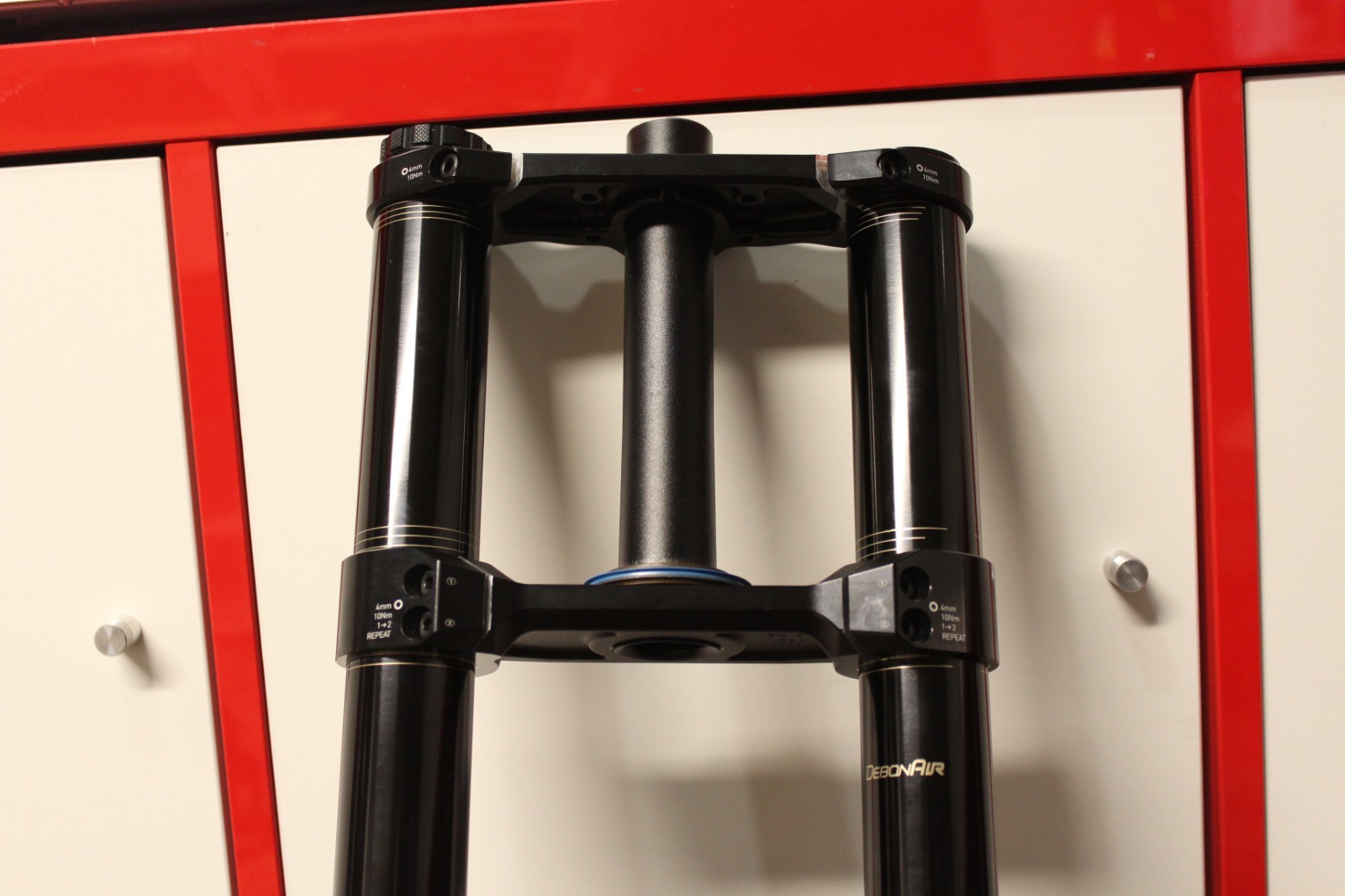 NEW RockShox BoXXer Suspension Fork 29″ 200mm 20x110mm DH Downhill Straight MTB