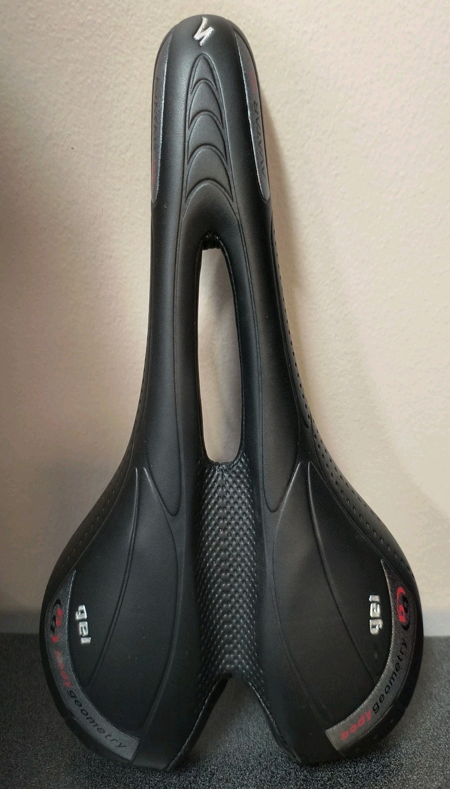 Specialized Avatar Comp Gel Saddle 143mm Black Velo