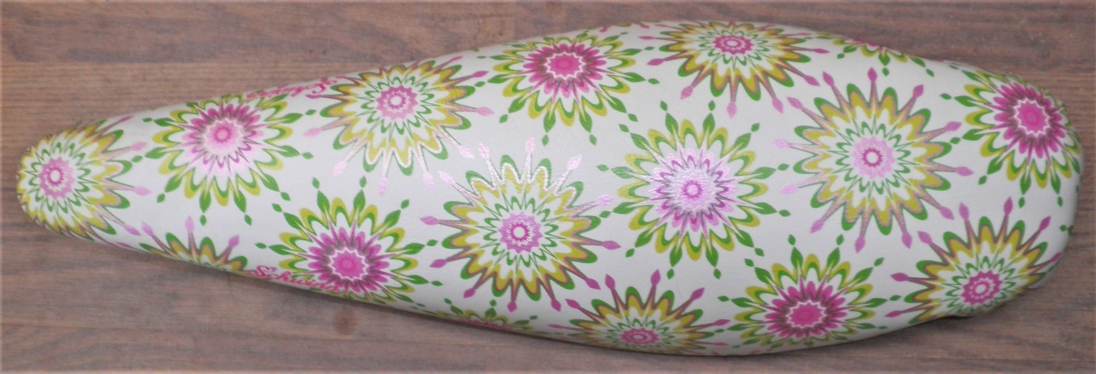 SCHWINN WHITE/PINK BANANA BICYCLE SEAT/SADDLE BIKE PARTS 656