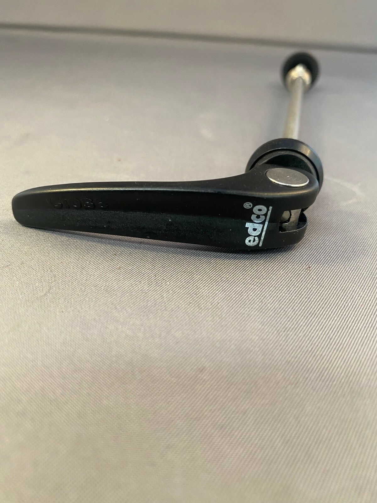 EDCO quick release 135/130 mm long for rear Quickrelease hubs