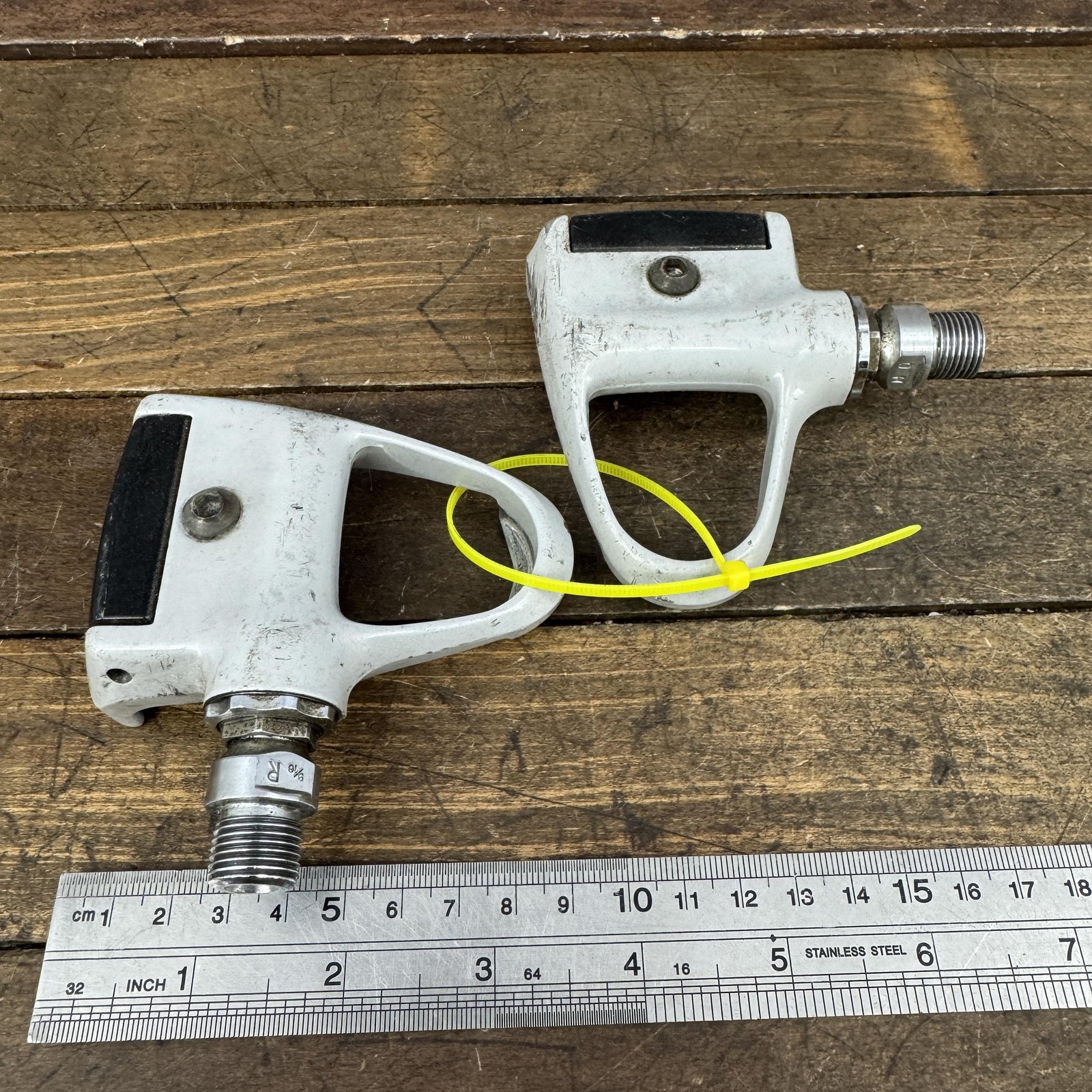 Vintage Shimano Dura-Ace PD-7401 Clipless Road Pedals 9/16 Silver Pair LOOK 7400