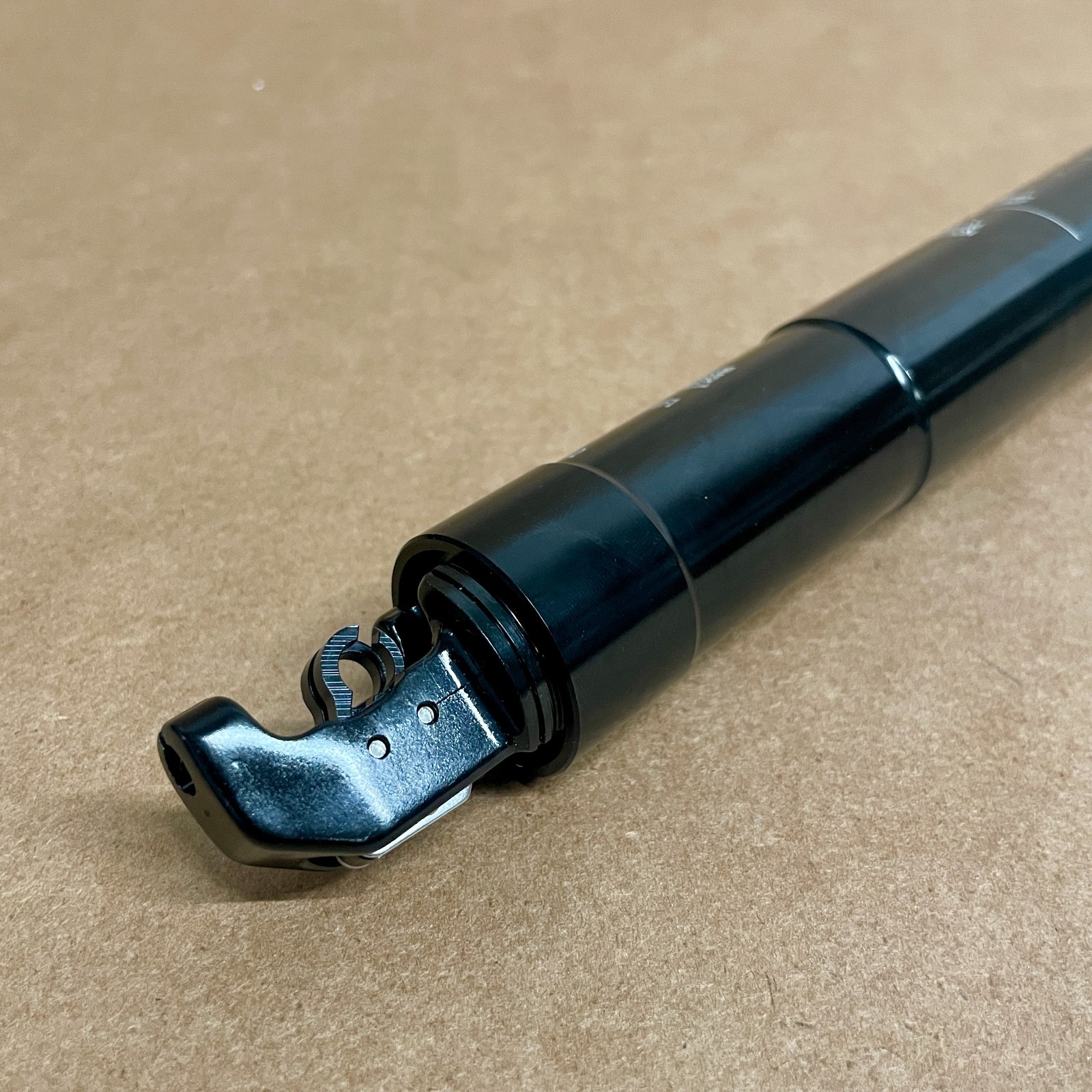 RaceFace Aeffect R Dropper Seatpost – 31.6 x 465mm, 170mm Drop, No Trigger