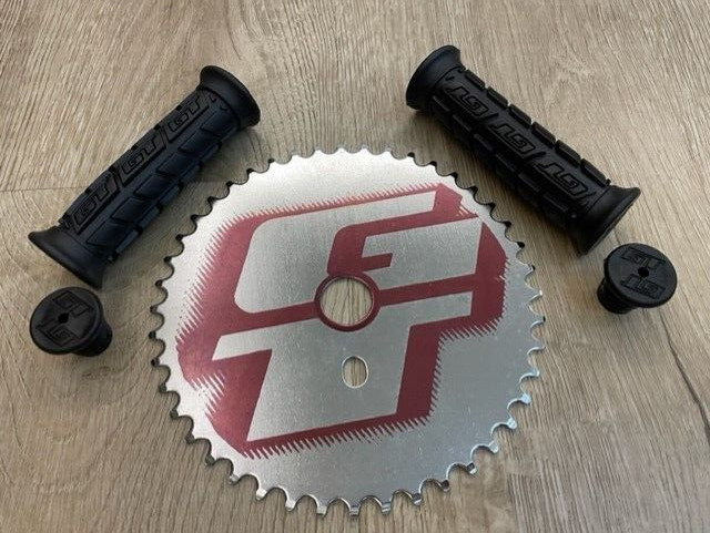 NOS Old/Mid School BMX GT Chainring 44T & GT Handle Grips with End Caps Combo
