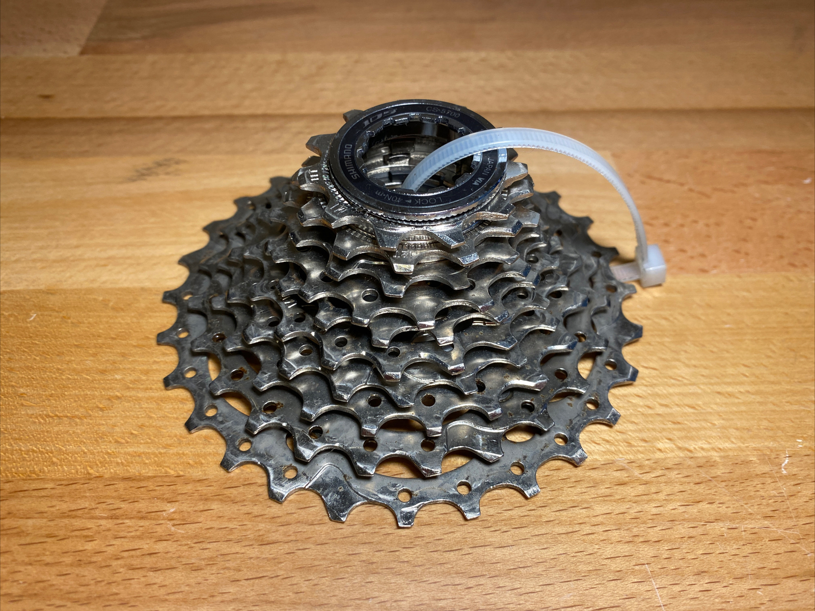 Shimano 105 CS-5700 10 Speed 11-28T Cassette, Ultegra CN-6701 Chain