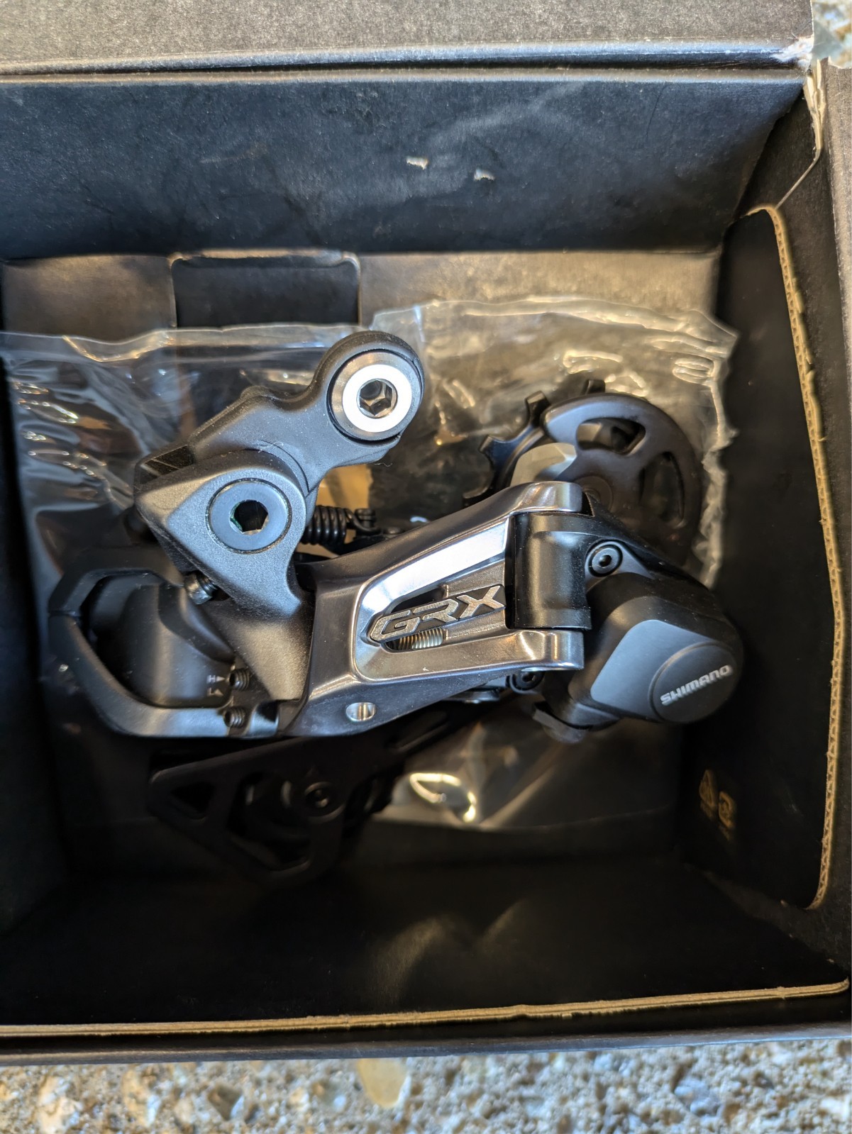 SHIMANO GRX DI2 RD-RX817 REAR DERAILLEUR 1 X 11 SPEED, MAX 42T, IRDRX817