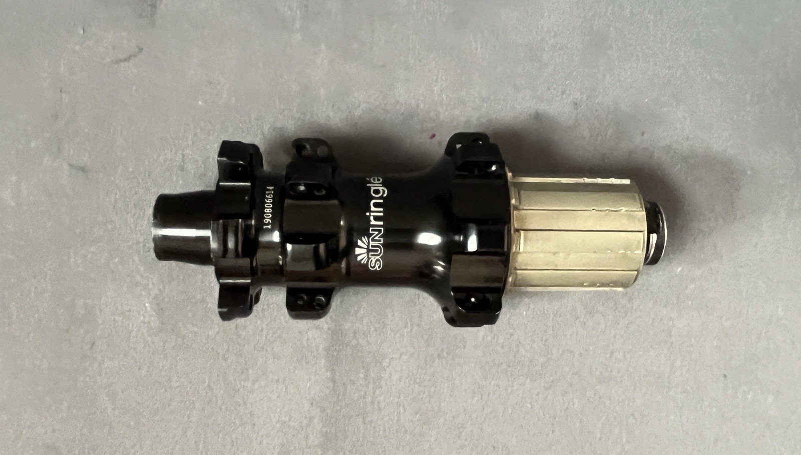 SunRingle SRX Rear Hub MTB 142 x 12mm TA 6-Bolt Disc 28H Straight Pull HG 8-11s