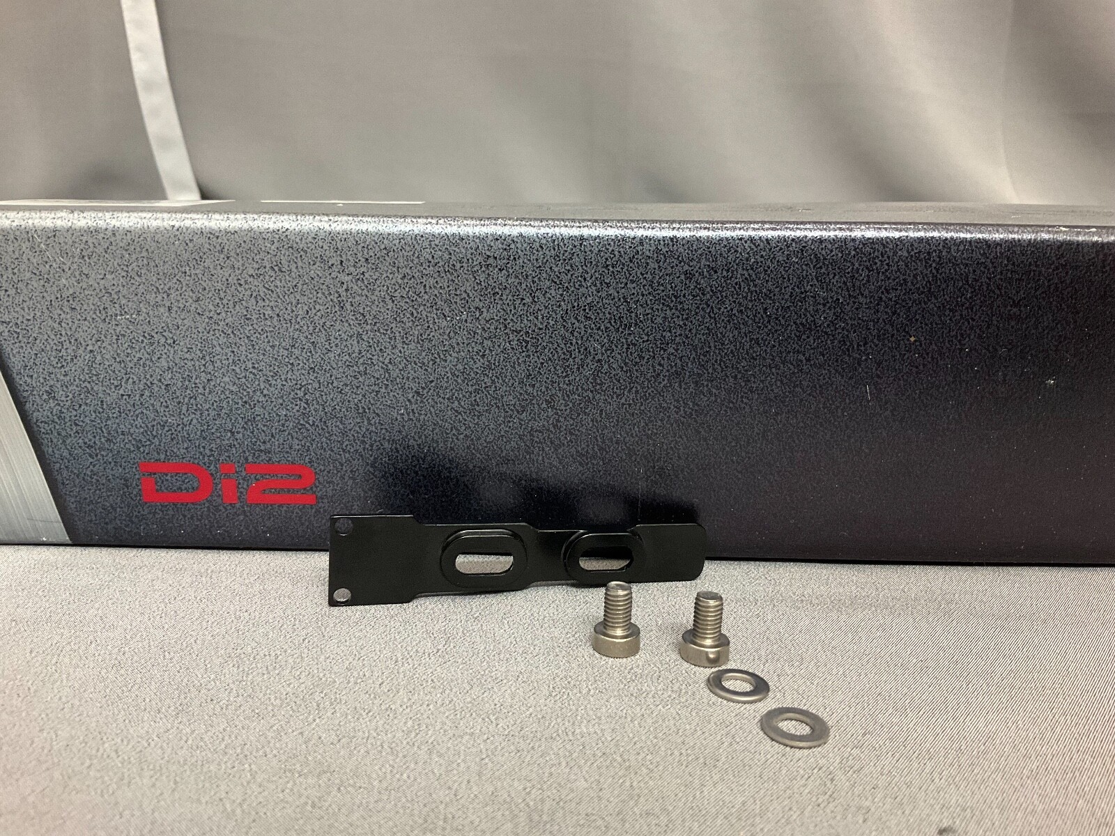 NEW orig. Shimano Dura Ace Di2 bmr1 brm2 Battery Mount Base Mount Battery