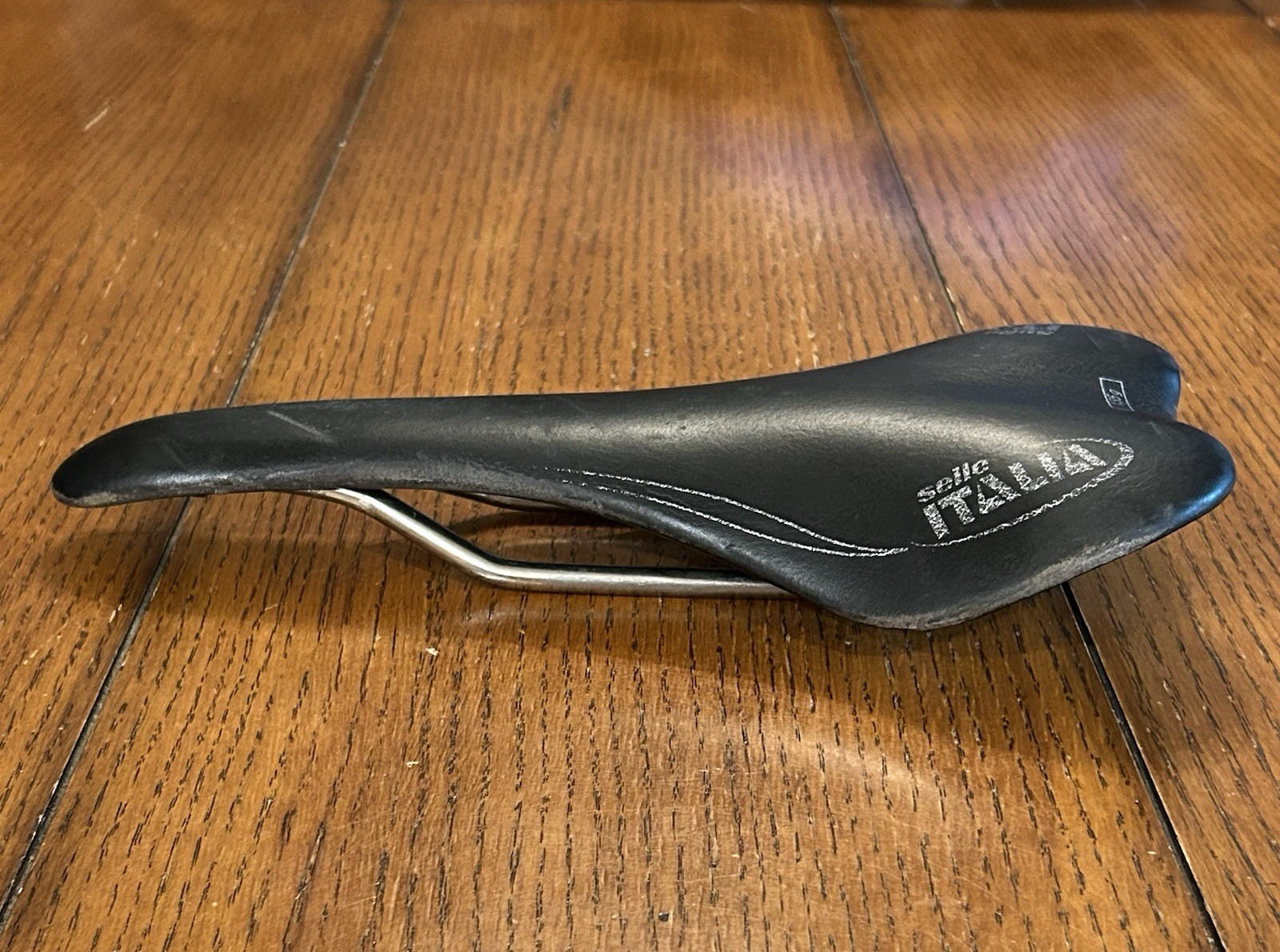 Selle Italia SLR Carbon Fiber – Leather Saddle w/ Titanium Rails – 135g – Italy