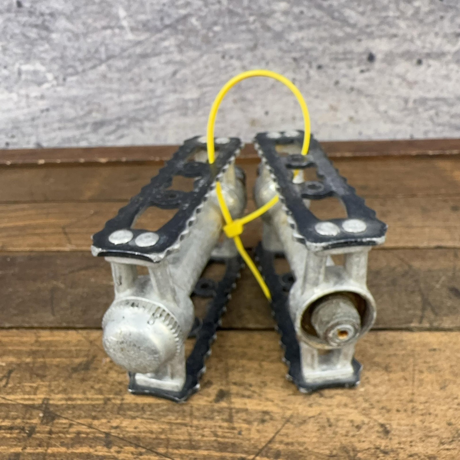 Vintage MKS Sylvan Sealed Bearing Bike Pedals 9/16 Road Touring City Alloy