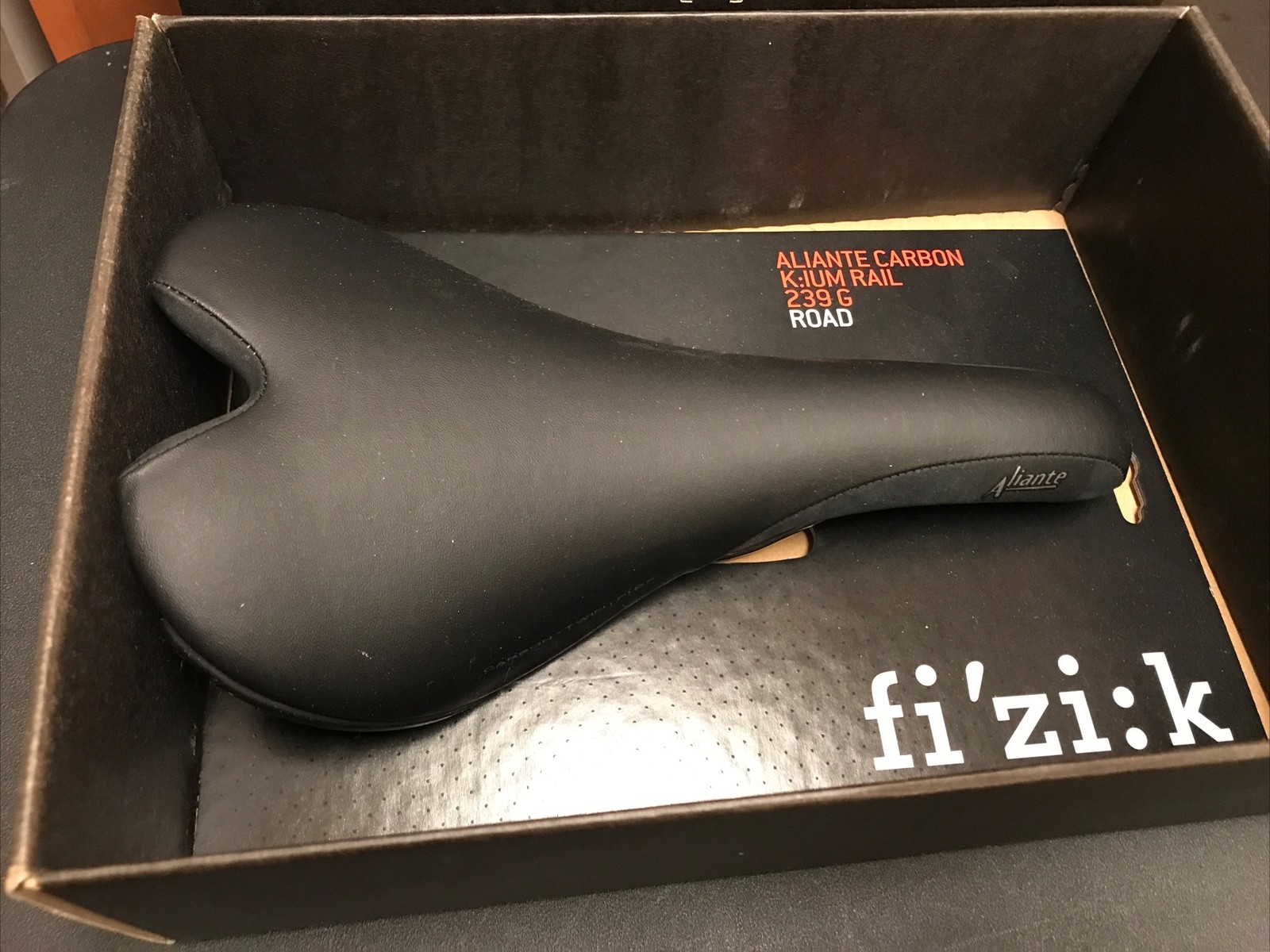 NEW Fizik Aliante Carbon K:ium Rail 239 G Road Black Saddle