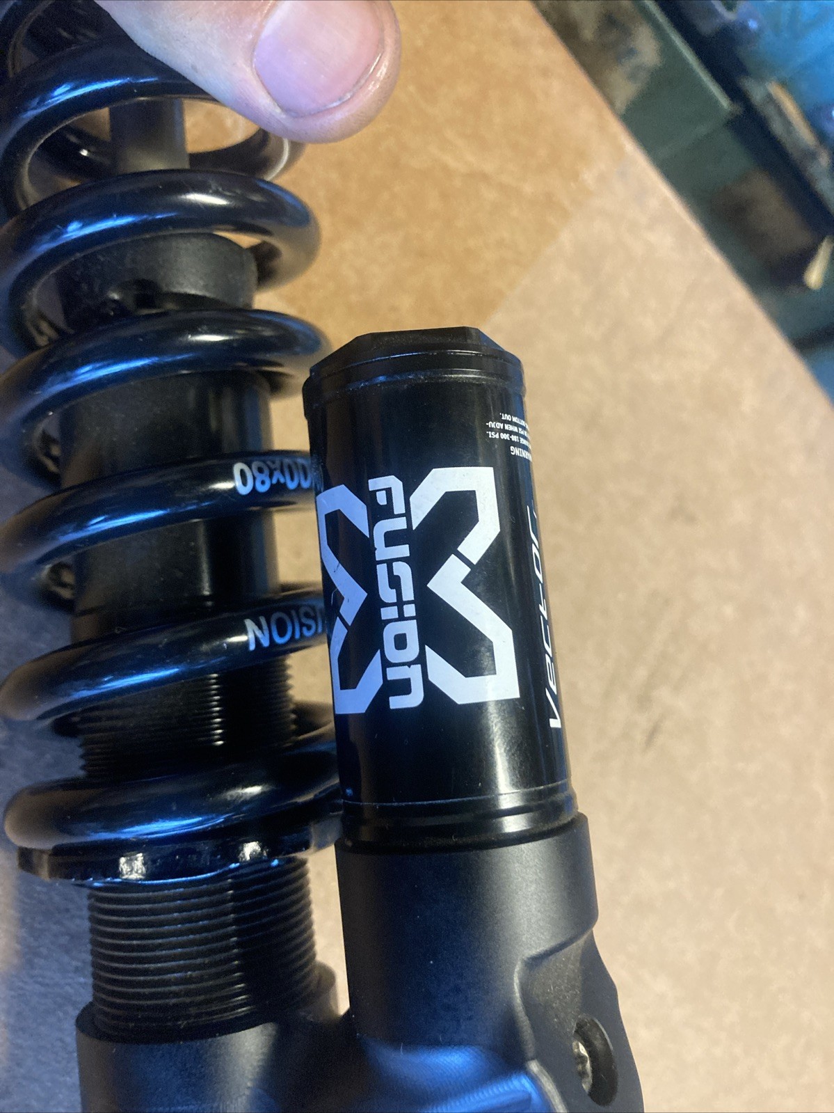 x fusion rear shock Vector Spring Mountain Bike