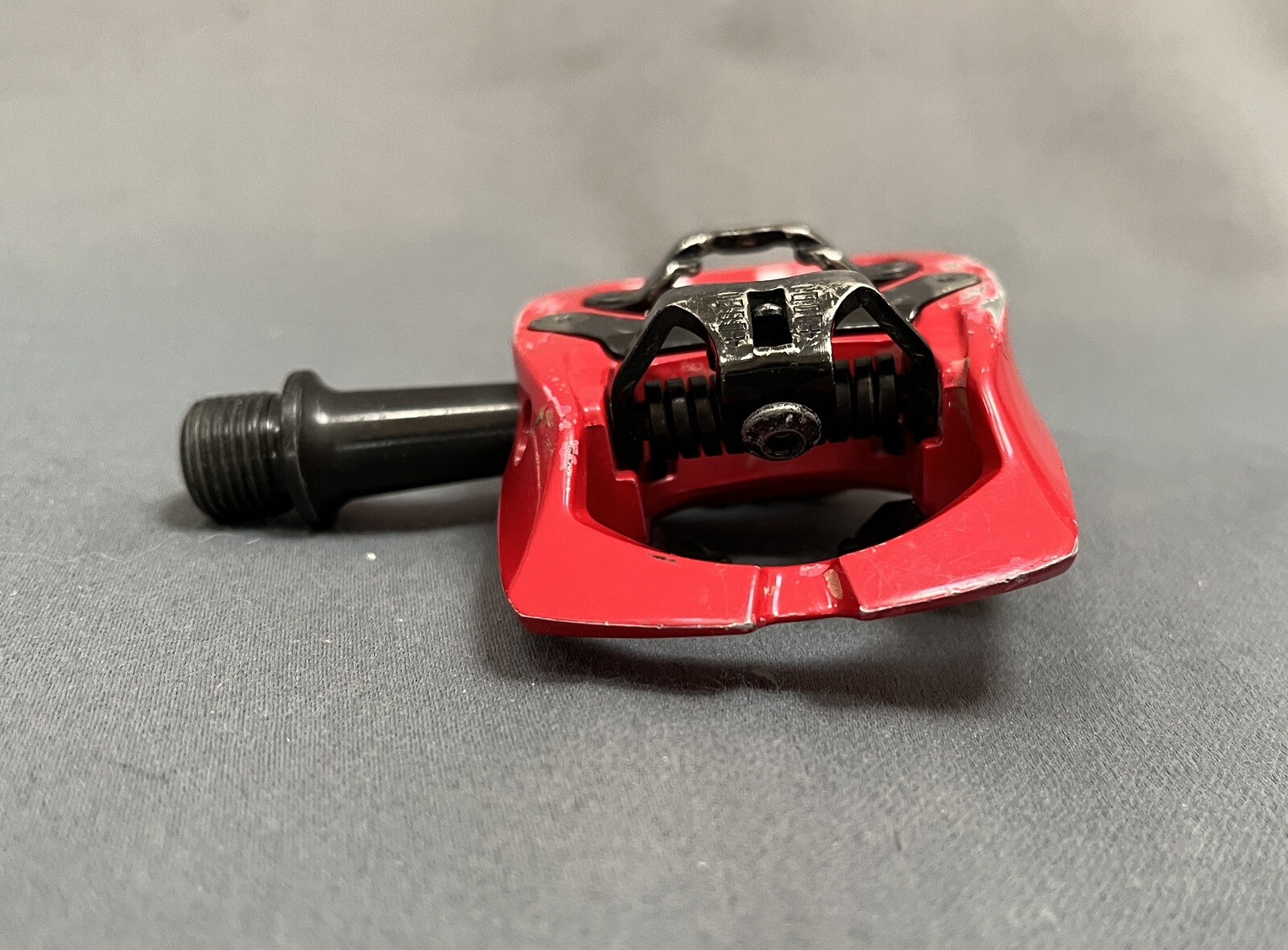 iSSi Trail Pedals MTB Clipless Dual-Sided Entry 9/16″ 400g Red SPD Compatible