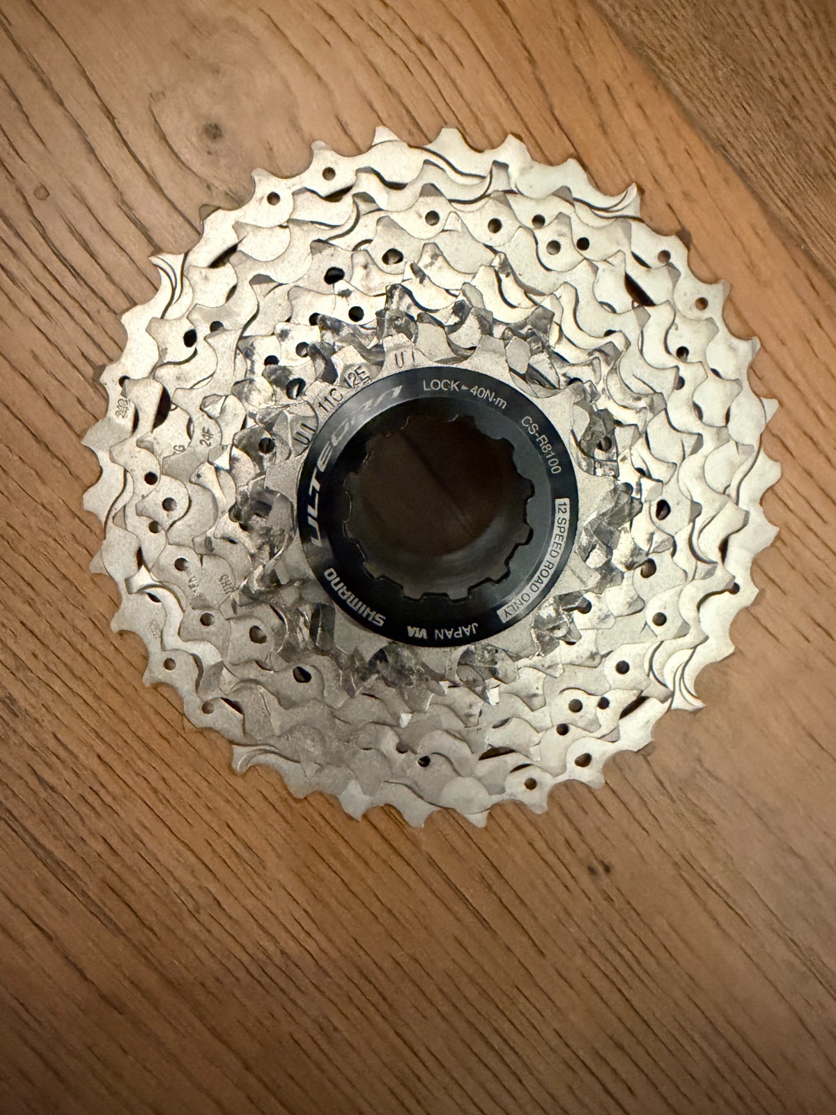 Shimano Ultegra CS-R8100 12-Speed Road Cassette 11-34T w/ Lockring