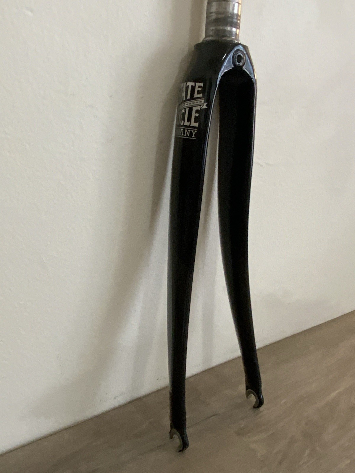 SBC CARBON FORK 700C 1 1/8 INCH STEERER 168 MM LENGTH THREADLESS 484 GRAMS