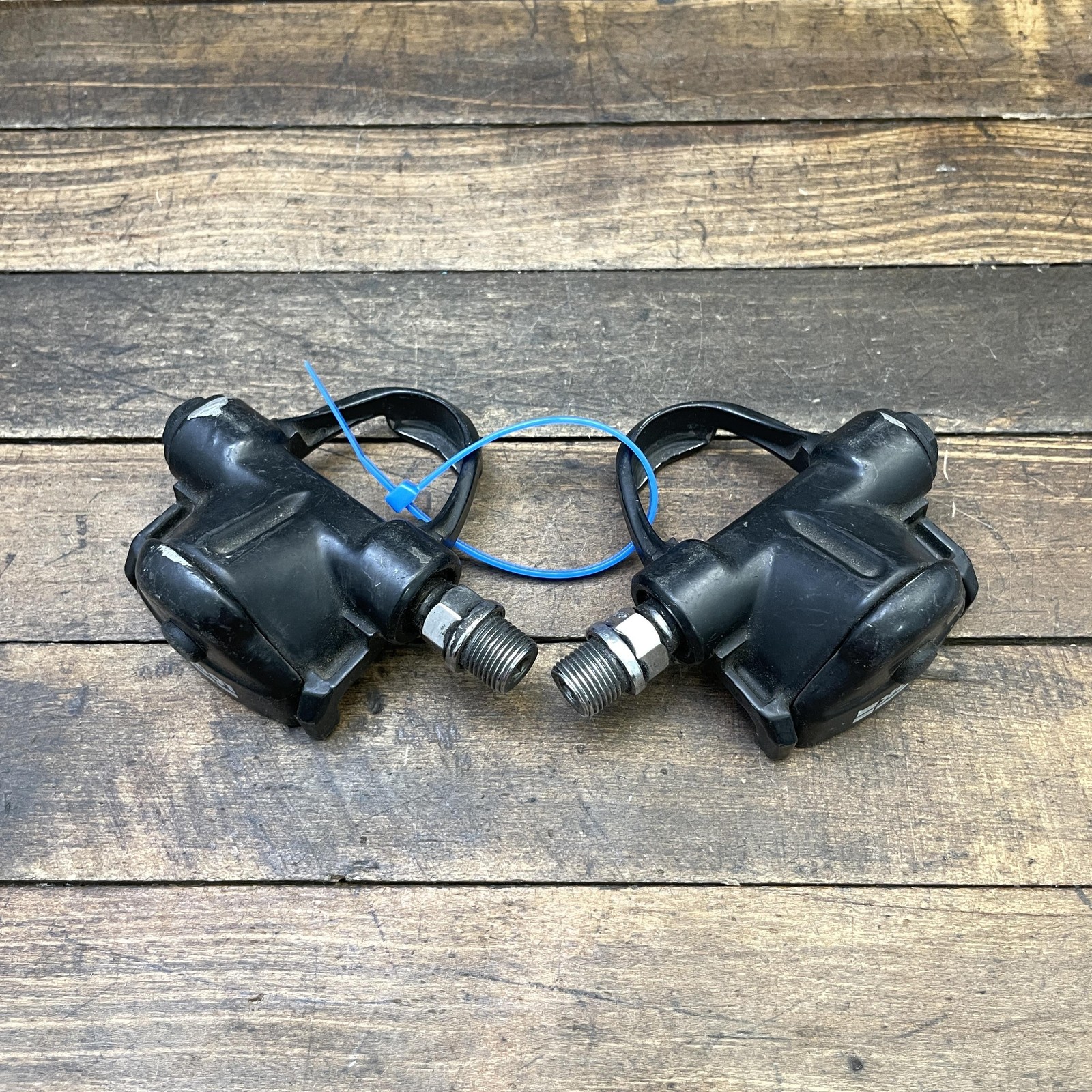 Vintage Look Clipless Road Bike Pedals 9/16 Black Pair 470g Composite Used