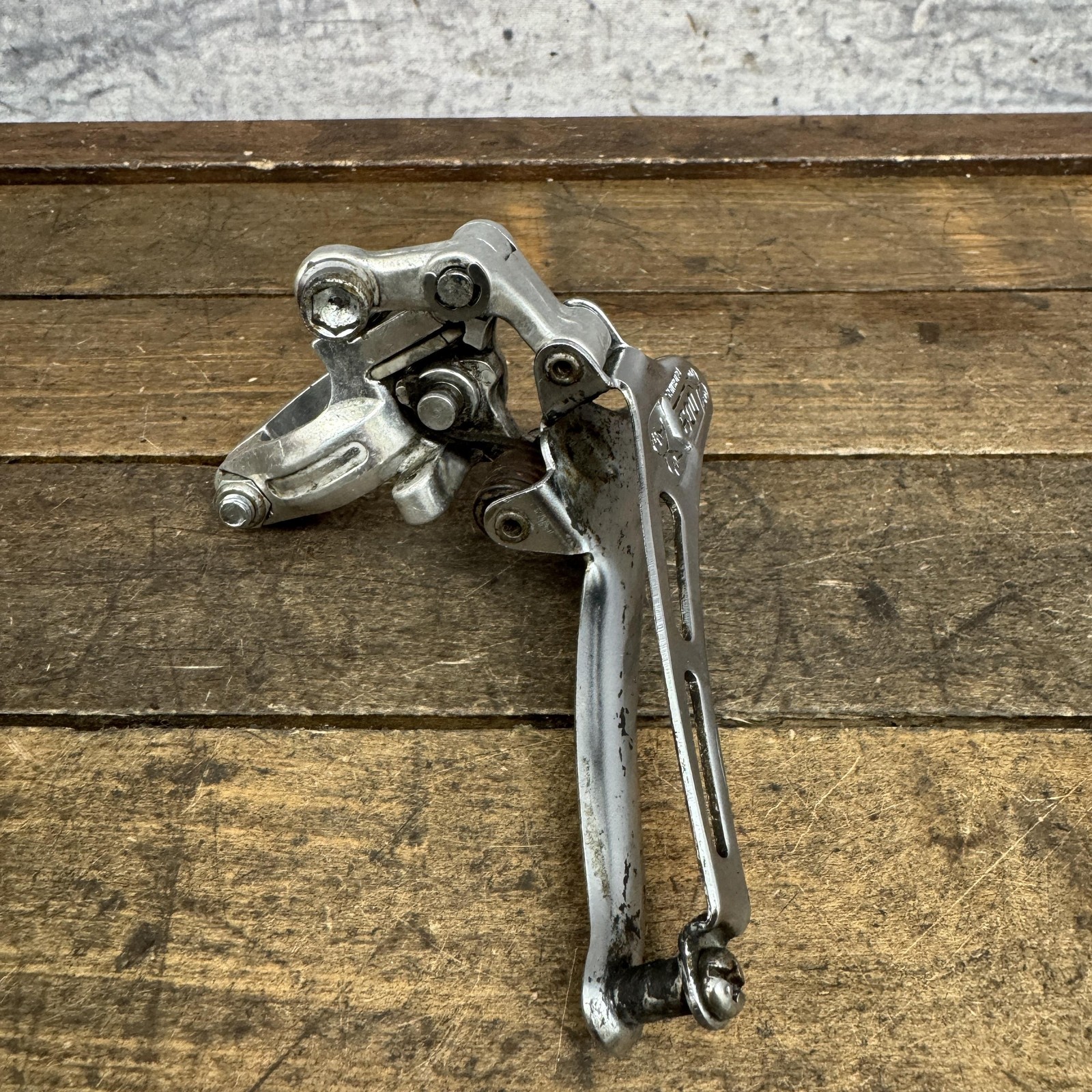 Vintage Shimano 600 Arabesque Front Derailleur 28.6 Clamp Bottom Pull Road