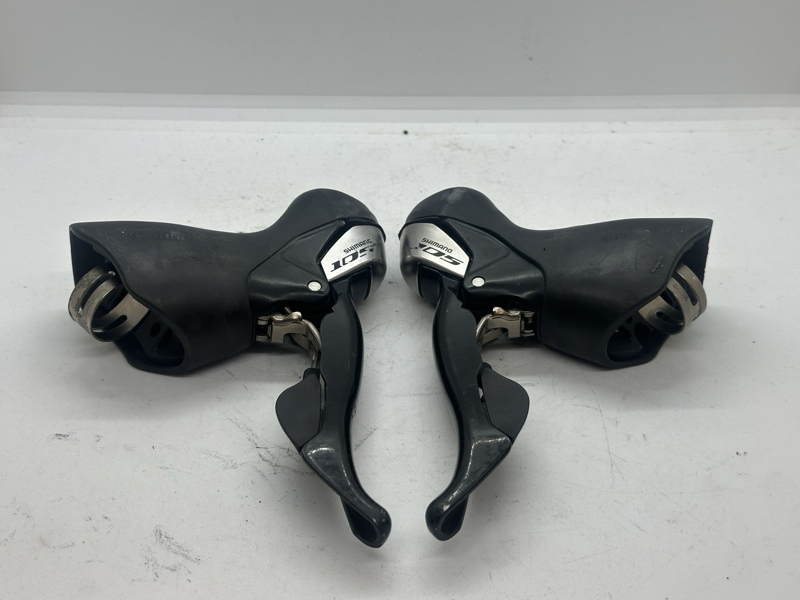 Shimano 105 ST-5700 STI Brake Shift Levers 10 Speed Flight Deck Road Bike