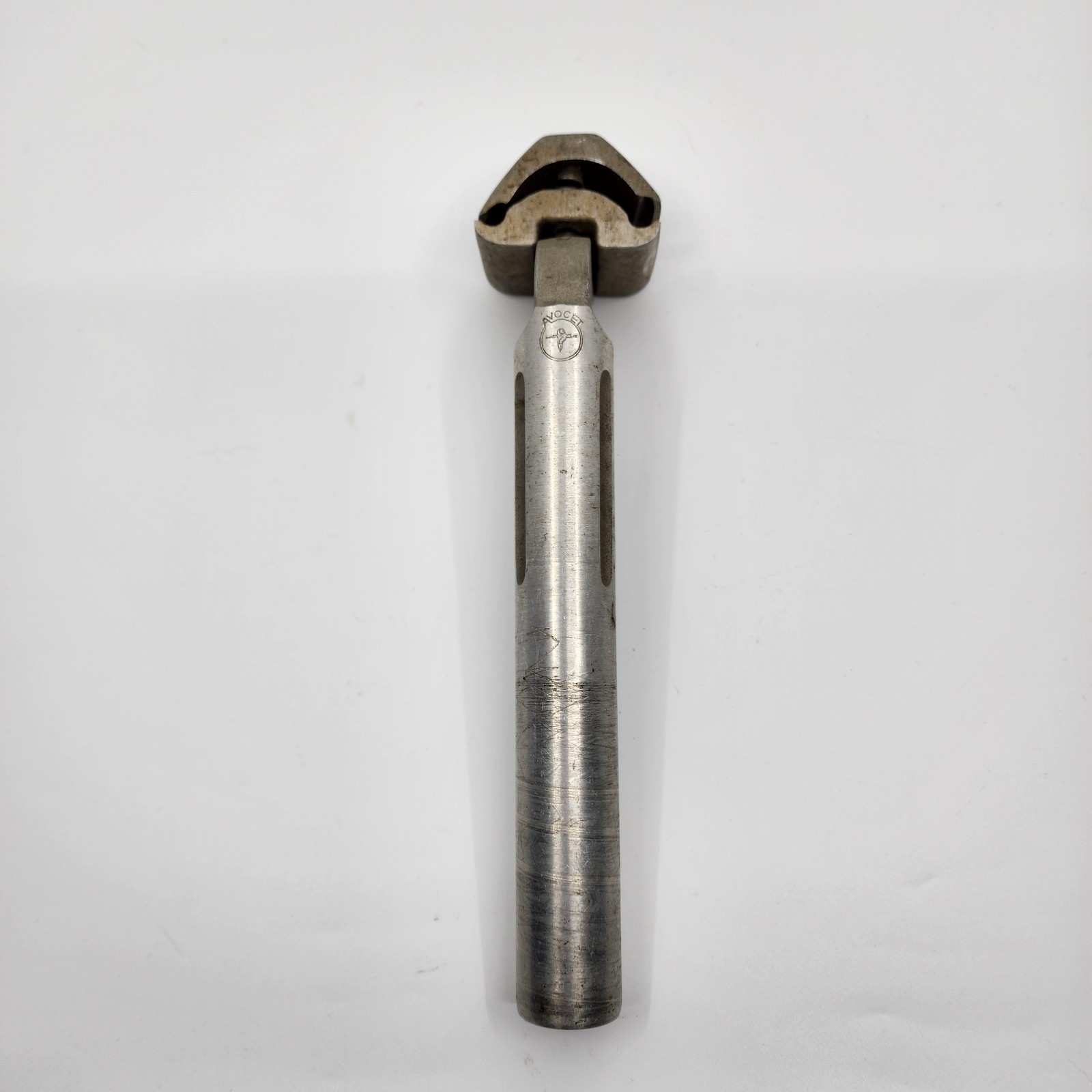 Avocet 27mm Bicycle 30mm Off-Set Adjustable 210mm Fluted Seatpost -Missing bolt