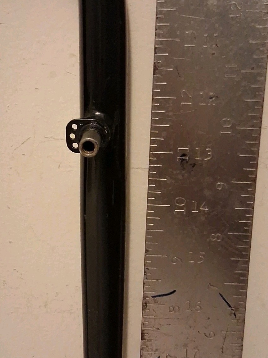Giant Brand 700c Universal CRMO. Black Taiwan Fork 1″ X 7″ Threaded Gloss Black