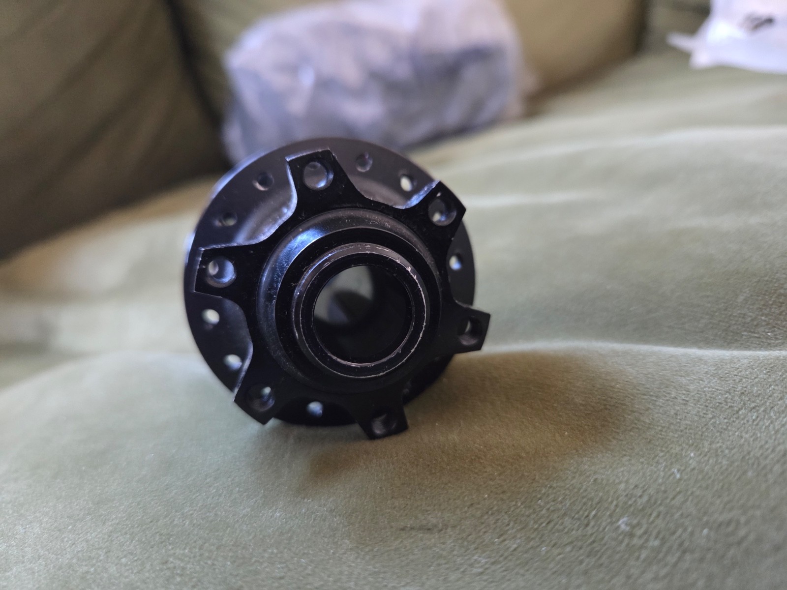 Sram X0 front hub 32 hole 100mm spacing 15mm thru axle or quick release