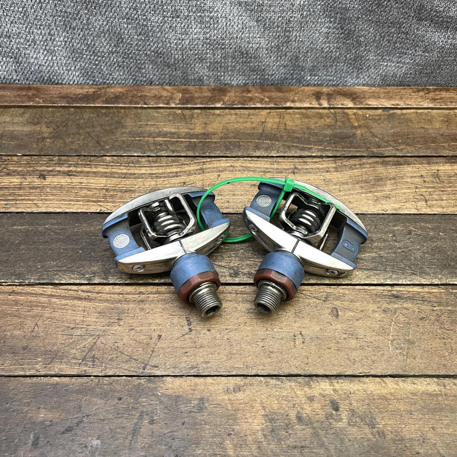 Crankbrothers Quattro Clipless Bike Pedals 9/16 Blue Pair 320g Road Gravel