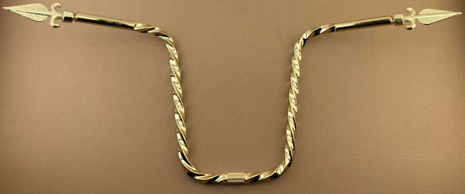 NEW! ALL SQUARE TWISTED 15″ RISE HANDLEBAR 25.4MM WITH END ARROW IN GOLD.
