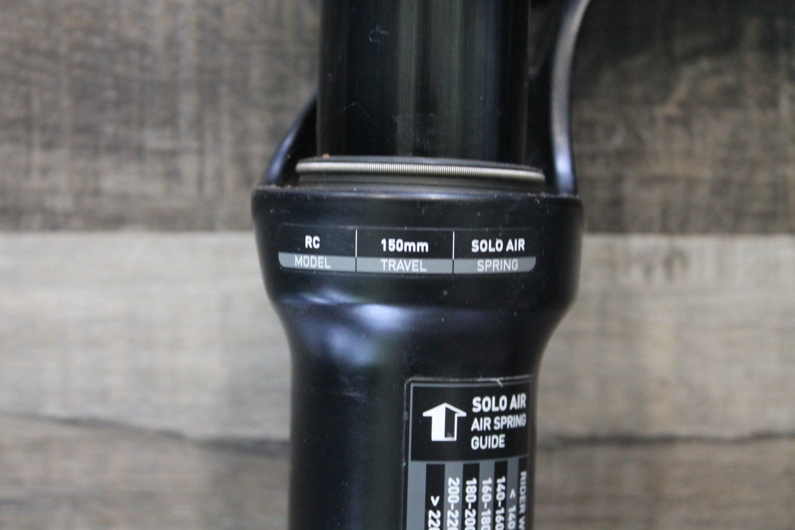 RockShox Yari 27.5in Fork 150mm Solo Air Lockout 1 1/8 Threadless boost