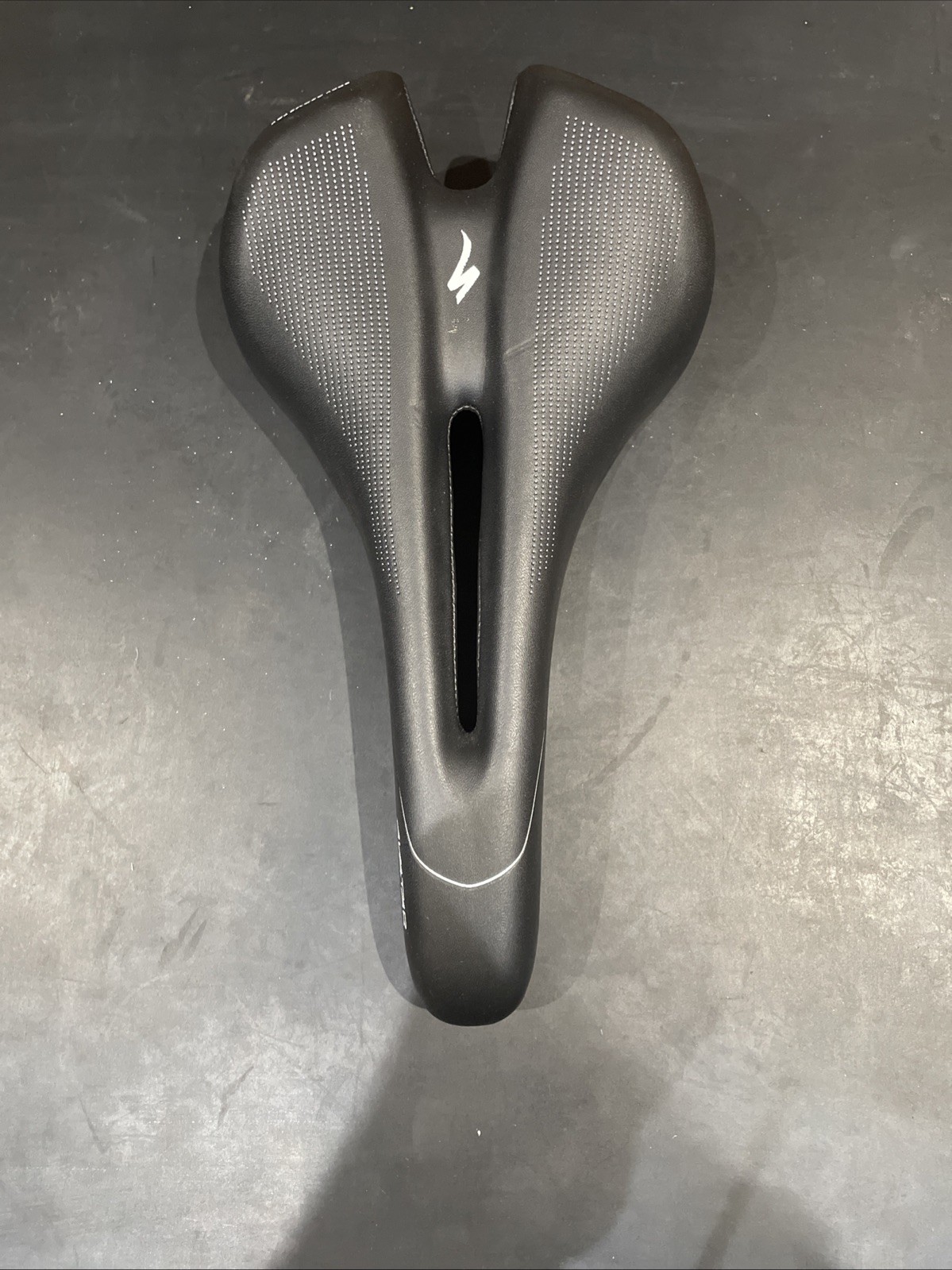 Specialized Saddle 155mm Avatar Hollow CR/MO Body Geometry In Black With White
