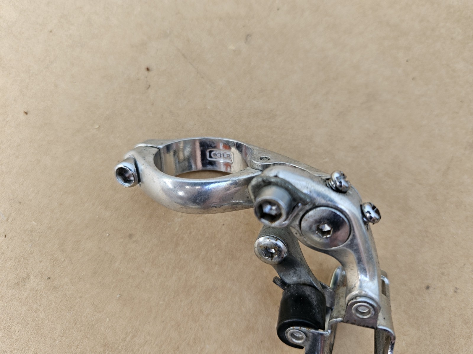 BROKEN Shimano Sora Front Triple Derailleur 31.8mm Clamp Bottom Pull FD-3304
