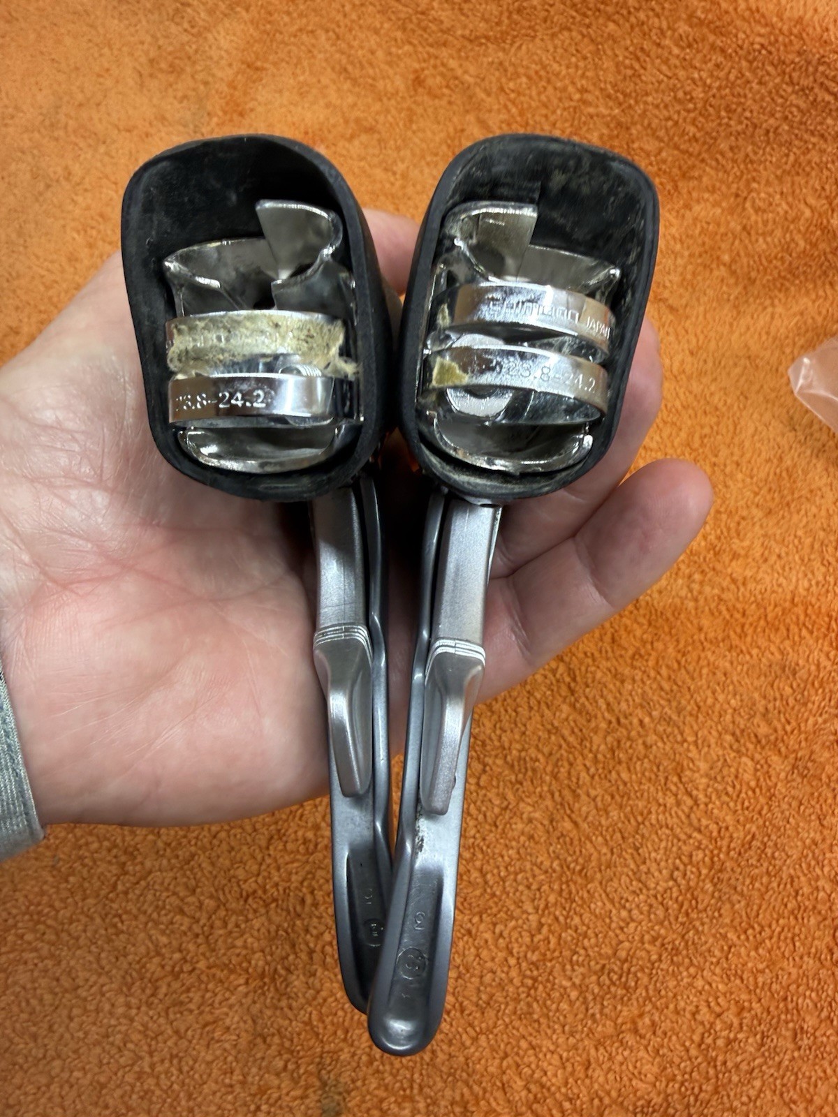 Shimano 600 ST-6400 Shifters 8-Speed Road Bike Lever (Pair)