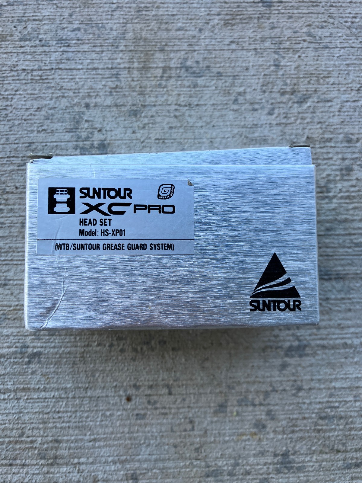 NOS Suntour XC Pro Grease Guard 1″ Headset