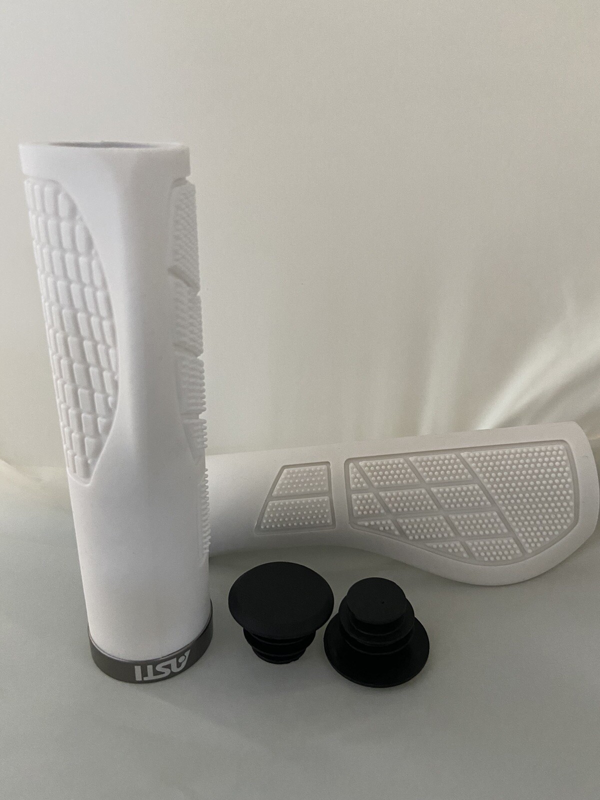 Asti Shorex Ergon Ergonomic lockon Comfort Pro MTB BMX Bike Handlebar Grip Black
