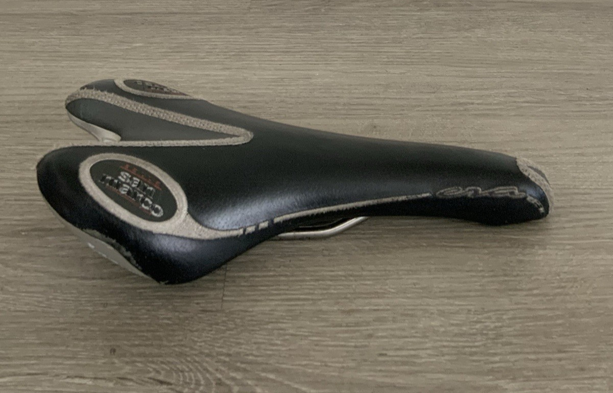 SELLE SAN MARCO ERA SADDLE TITANIUM STAYS 258 GRAMS 130 MM X 278 MM